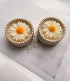 The Daisy Candle