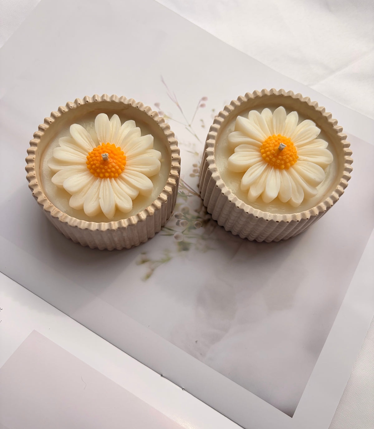 The Daisy Candle