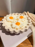 Oversized Three Wick Daisy Candle