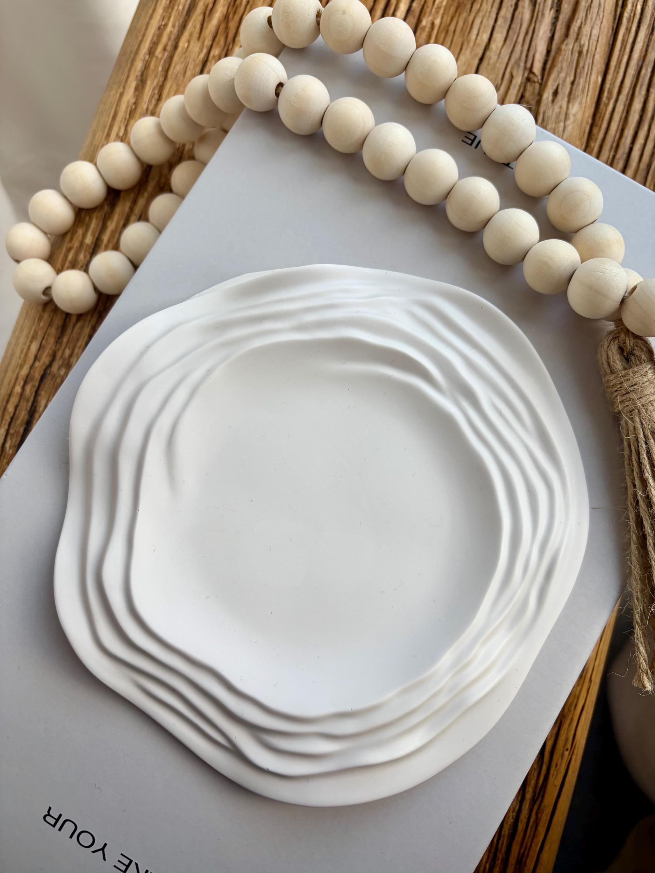 The Ruffled Scalloped Edge Candle Plate