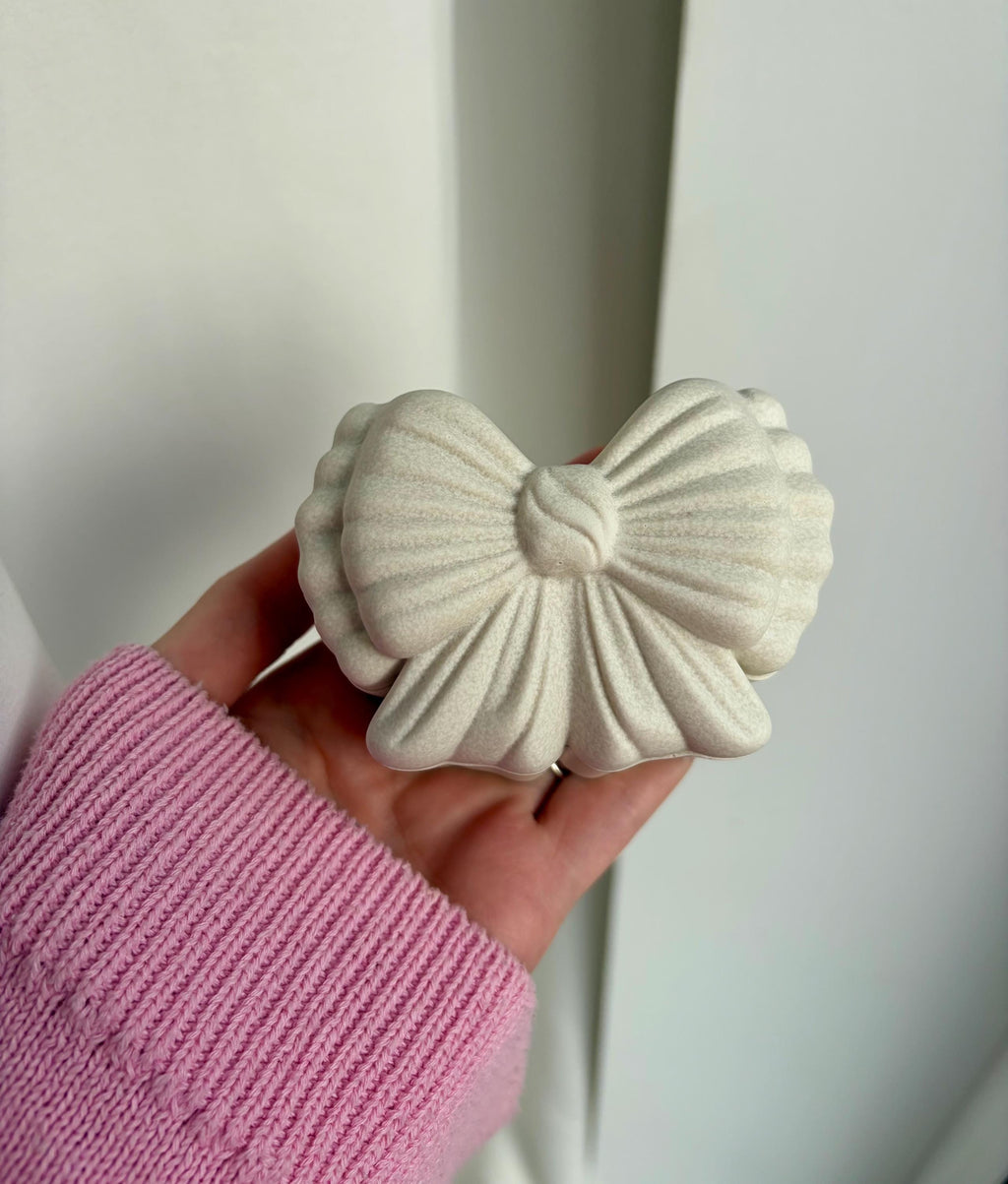 The Ribbon Bow Candle