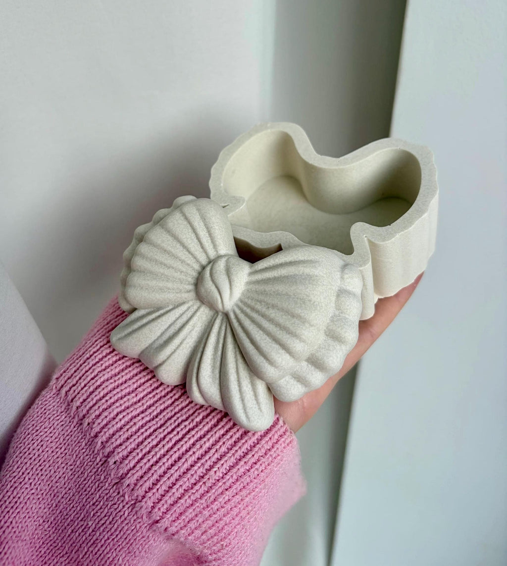 The Ribbon Bow Trinket
