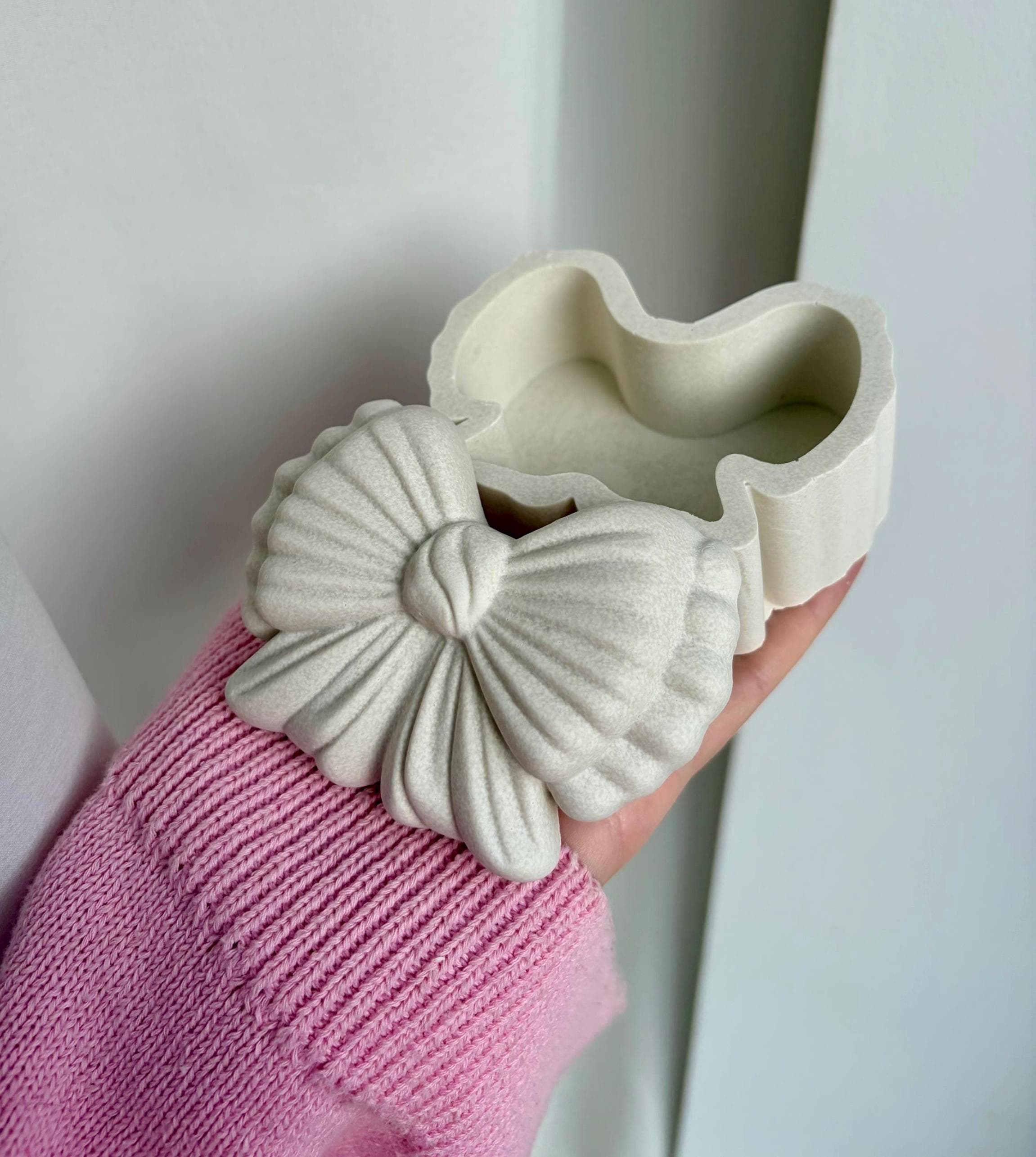 The Ribbon Bow Trinket