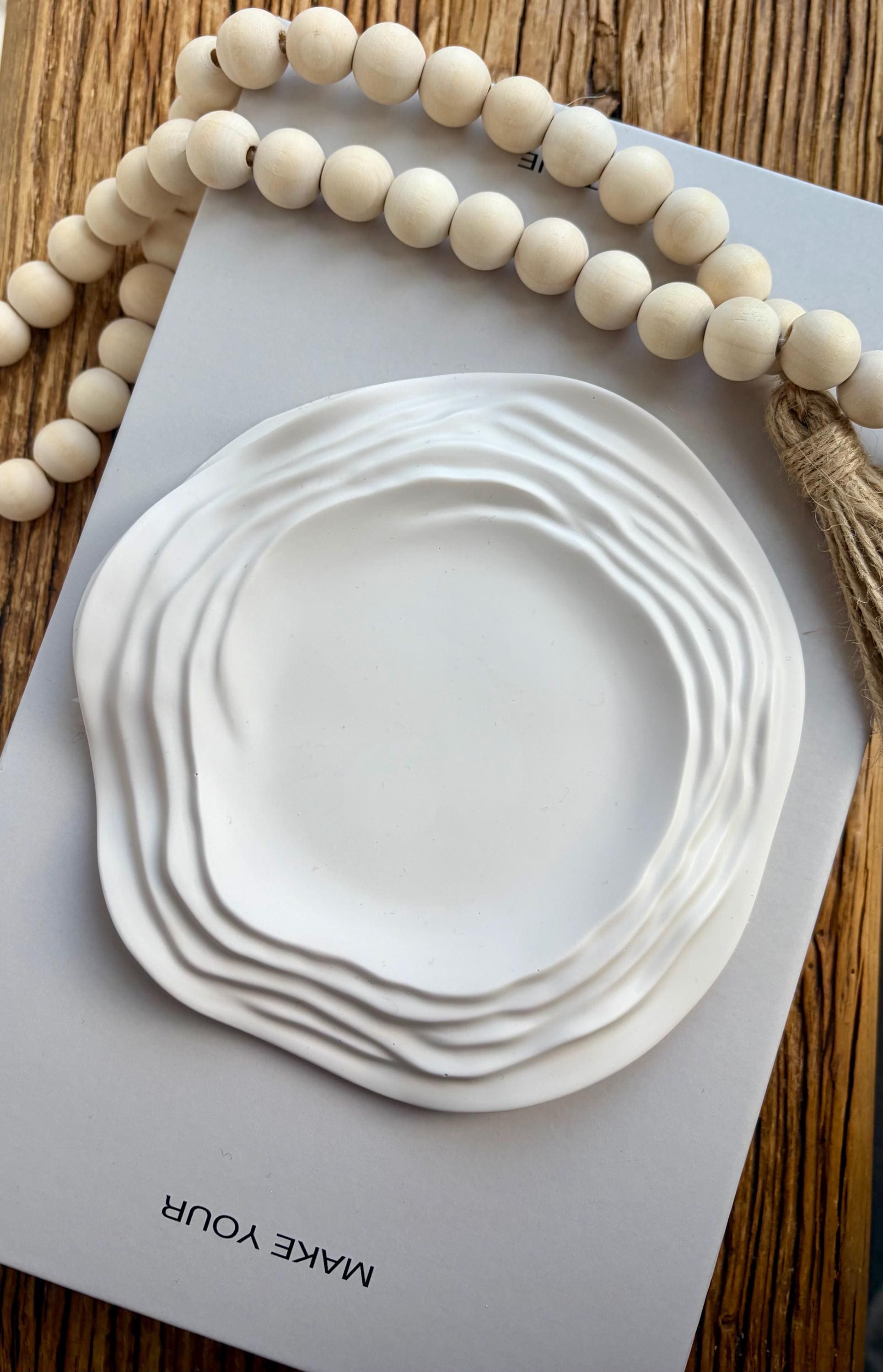 The Ruffled Scalloped Edge Candle Plate