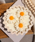 Oversized Three Wick Daisy Candle
